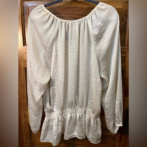 Michael Kors Beige V-Neck Dressy Blouse Top Smocked Low Peplum Waist 1XL - Picture 6 of 7